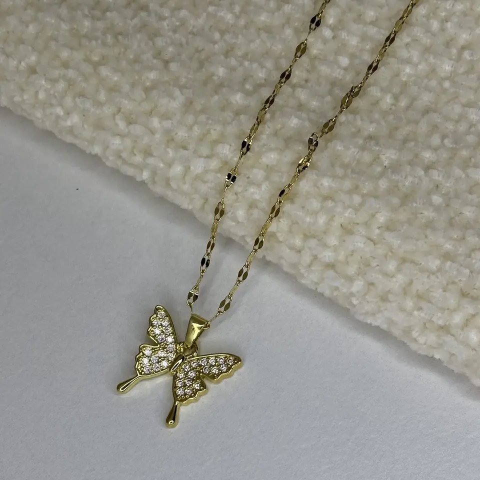 collar mariposa