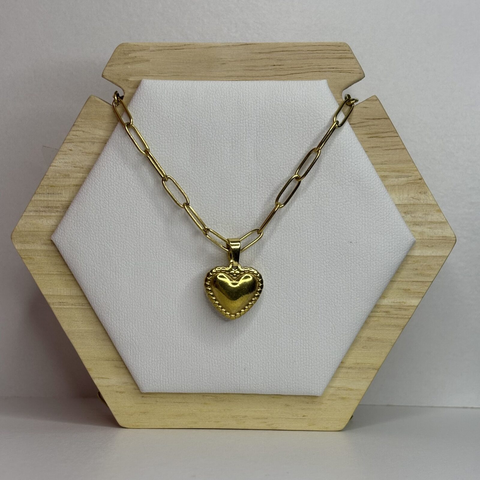 collar chain heart
