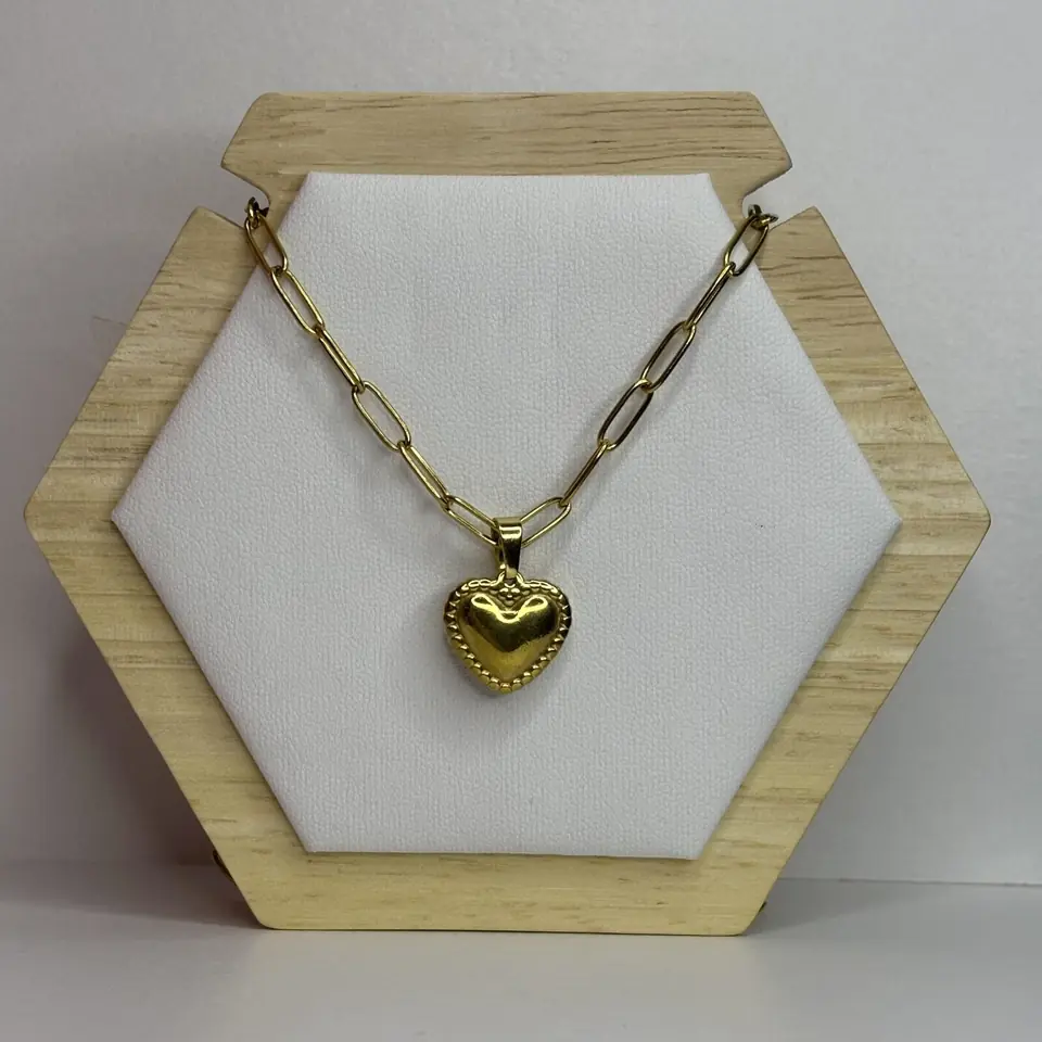 collar chain heart