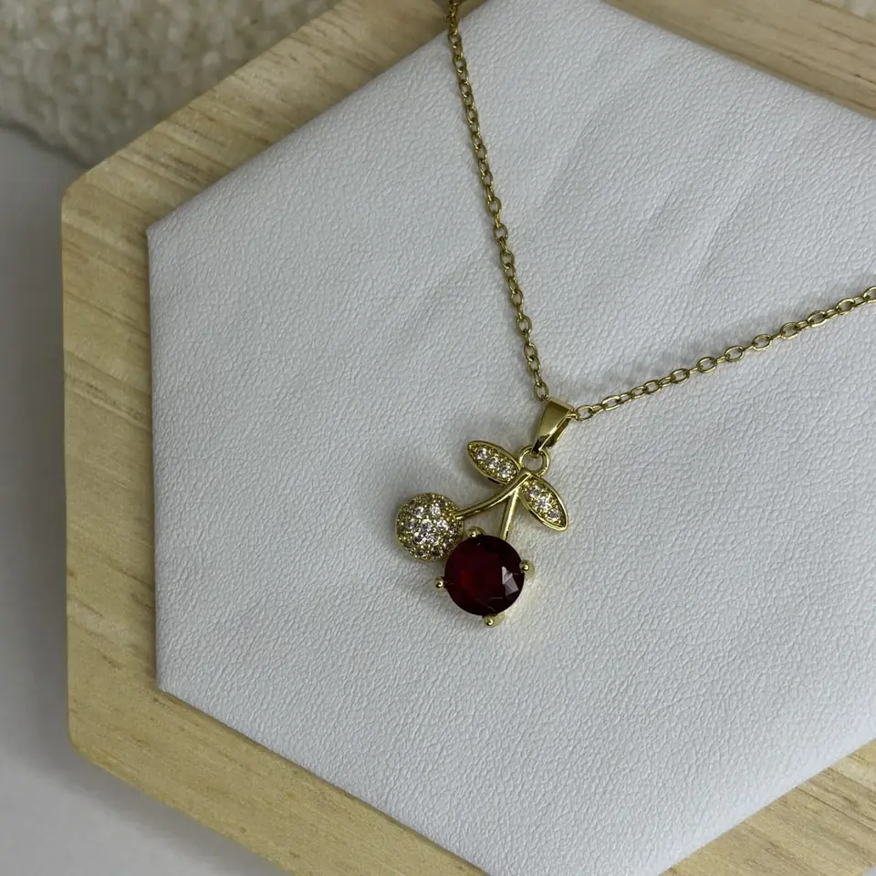 collar cereza