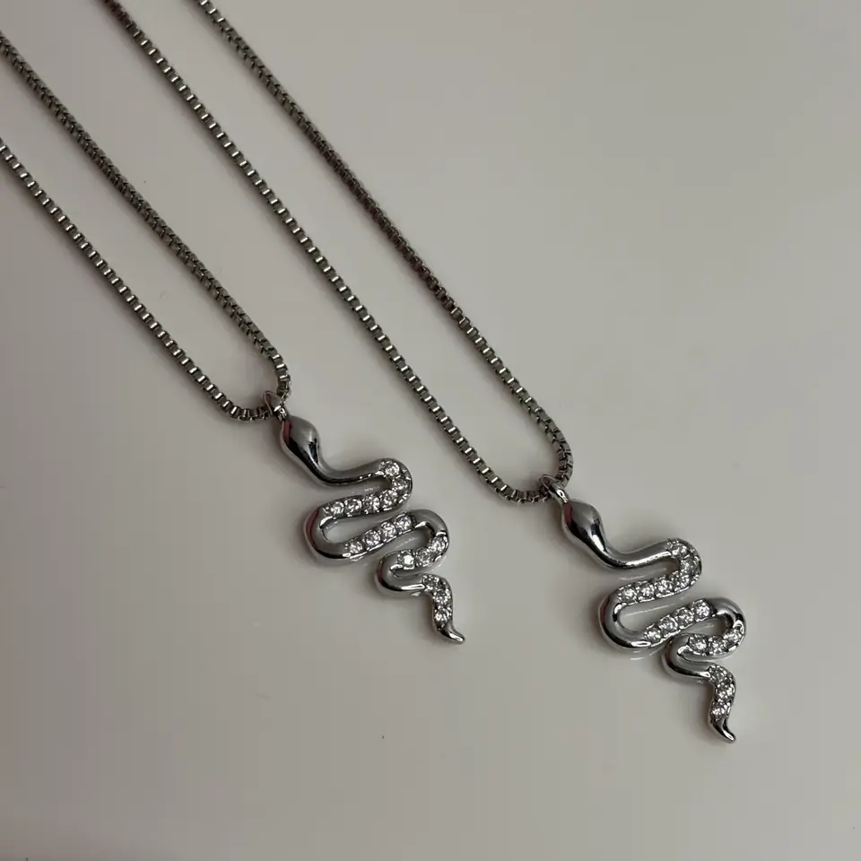 collar serpiente