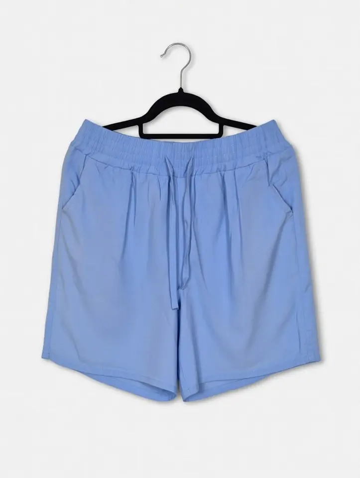 Short en fibrana color celeste (ver medidas en descripción)