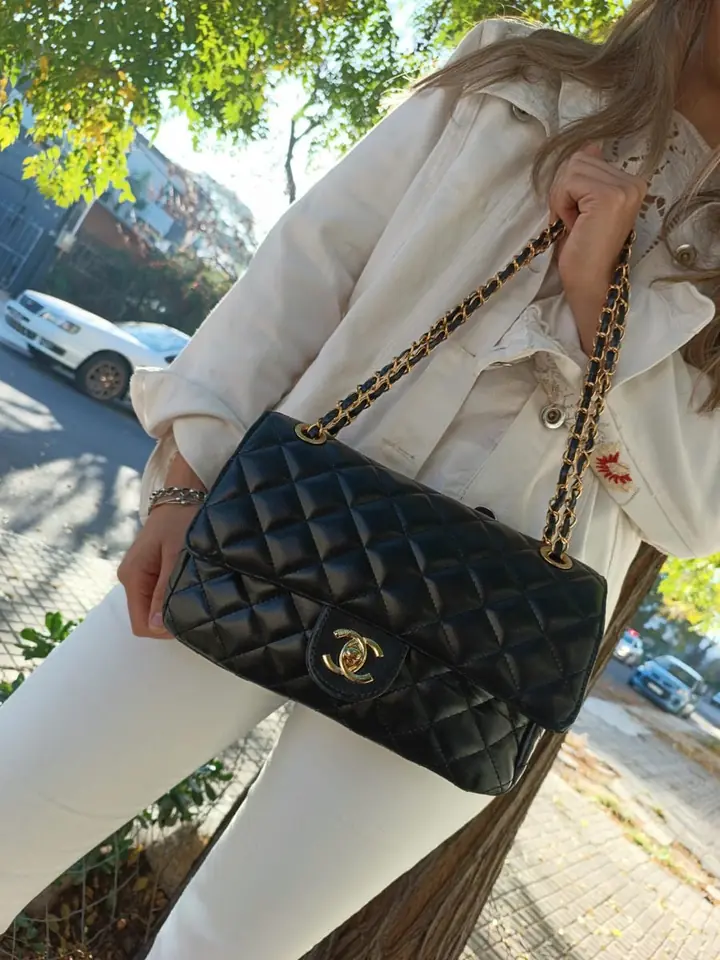 Chanel tamaño mediano cadena dorada