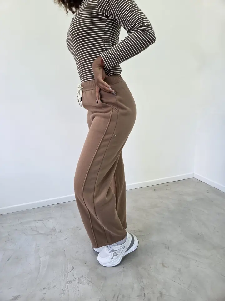Pantalon deportivo ancho