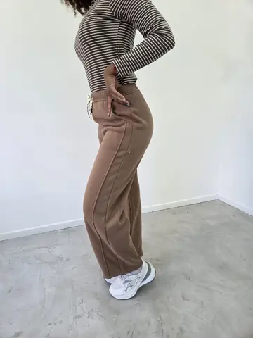 Pantalon deportivo ancho