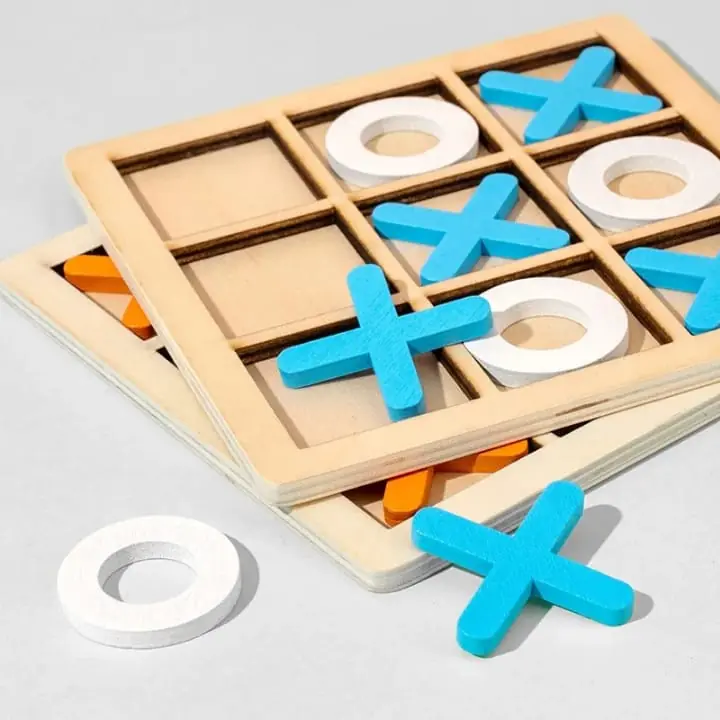 Divertido juego de interacción familiar de mesa TaTeTi.