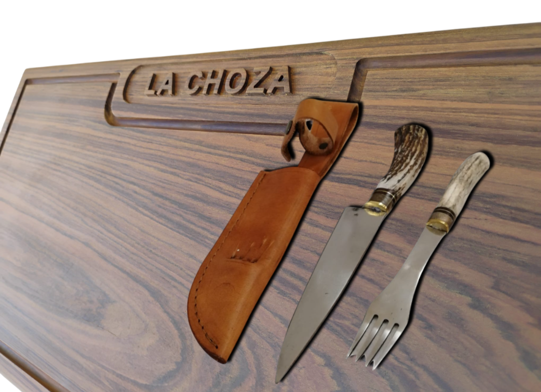 Set Tabla de Lapacho + Set de Cubiertos Artesanales