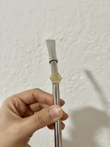 Bombilla alpaca con aplique en bronce - ABEJA PANAL 3D