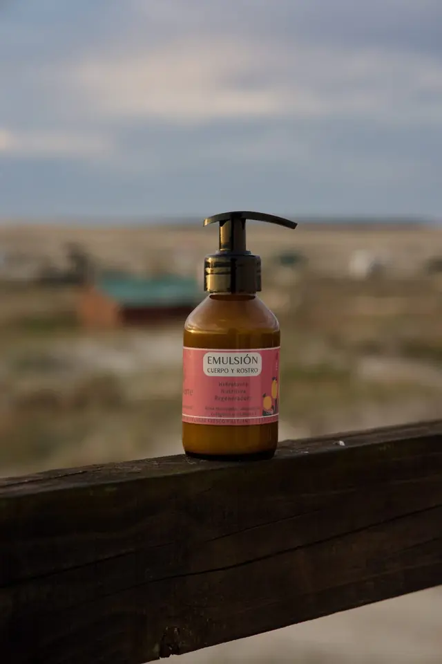 Emulsión corporal regeneradora