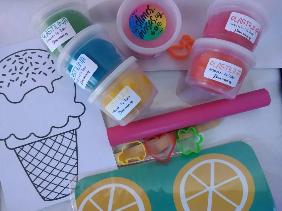 Pack de 6 Plastilinas + Accesorios