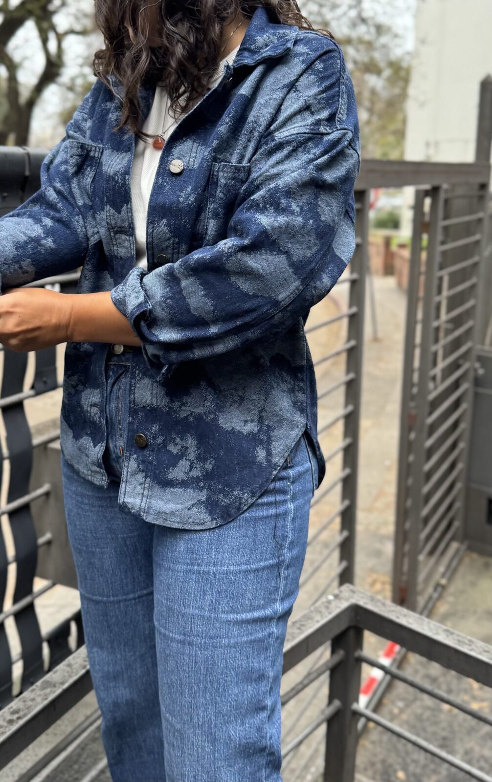 Sobre Camisa Denim Nube