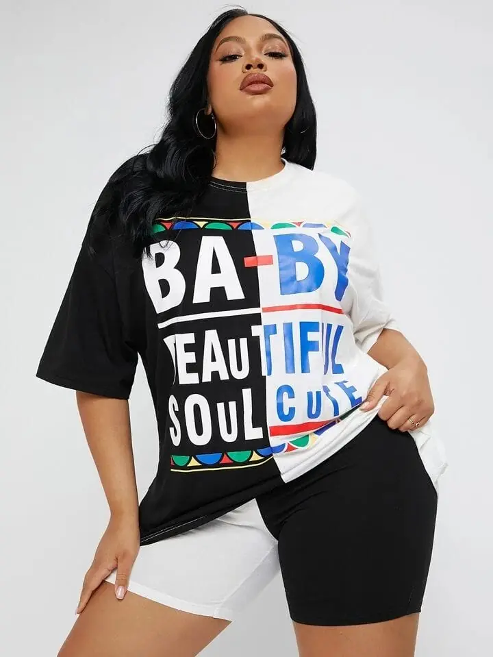 Remera mitad blanca y negra letras de colores