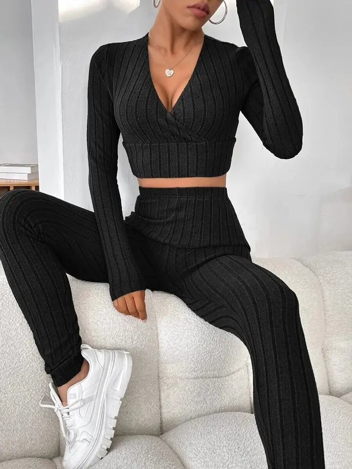 Calza con lineas negro,gris y rojo SHEIN