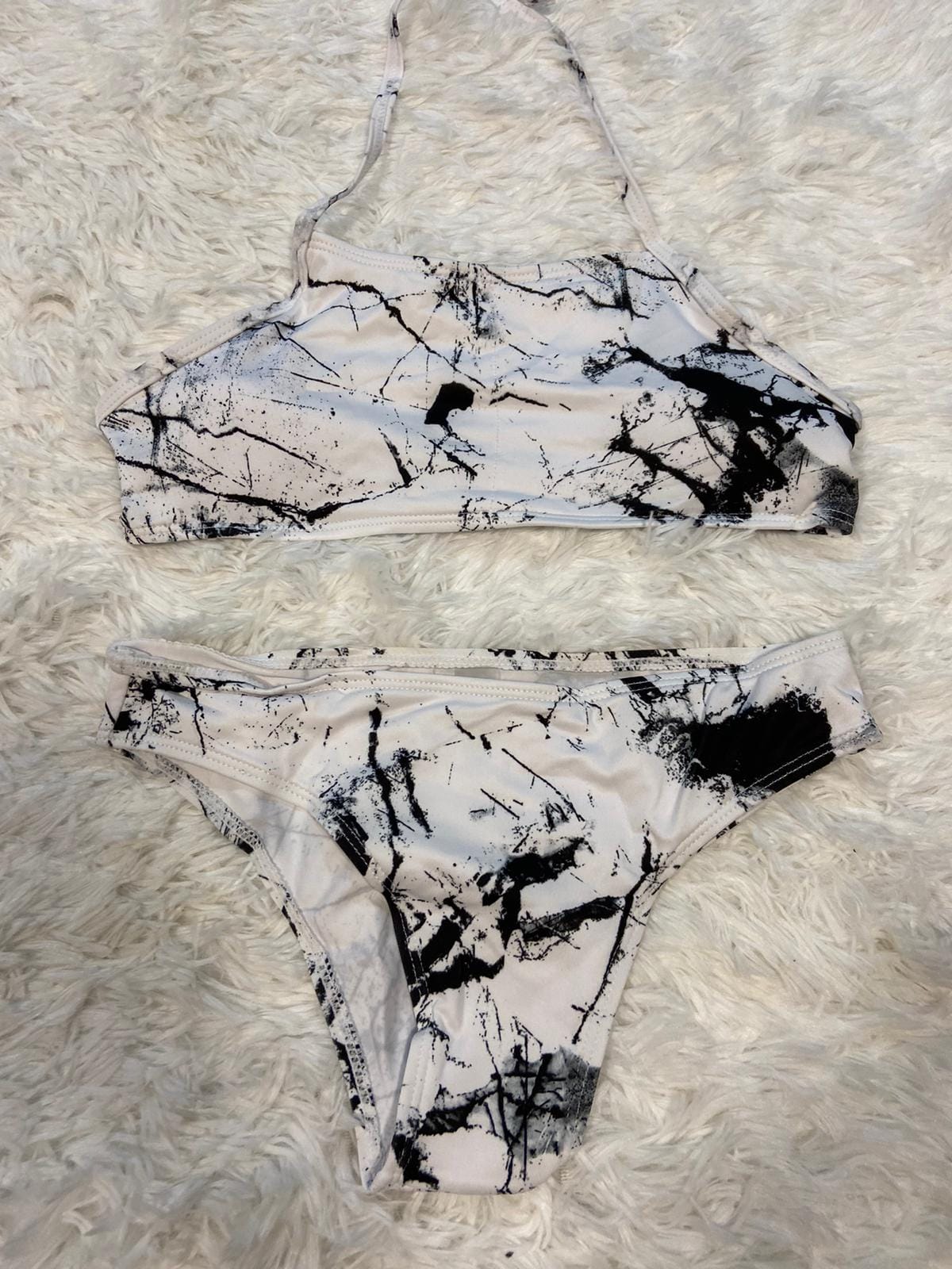 Bikini malla blanca marmolado negro