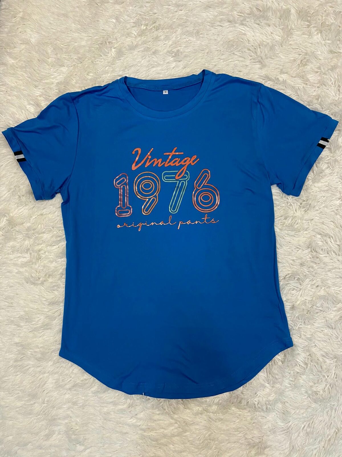 Remera azul estampado vintage 1976
