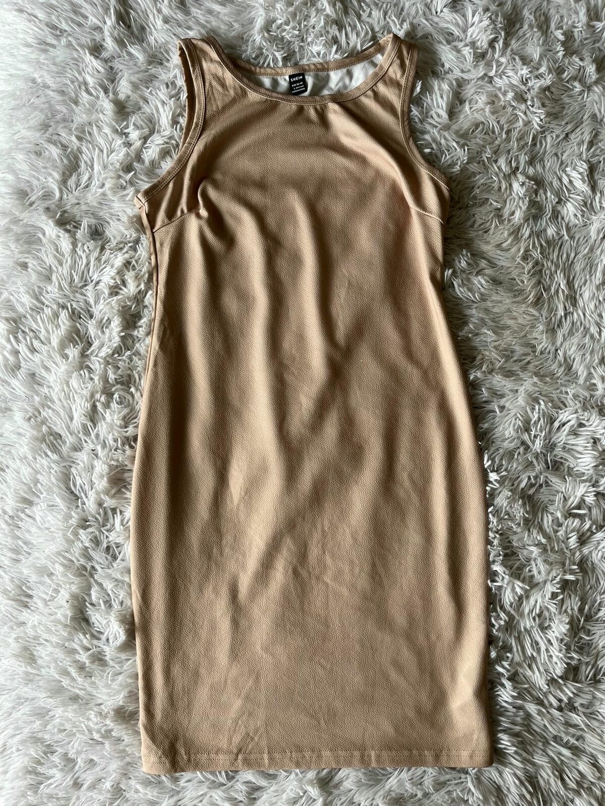 Vestido arena corto