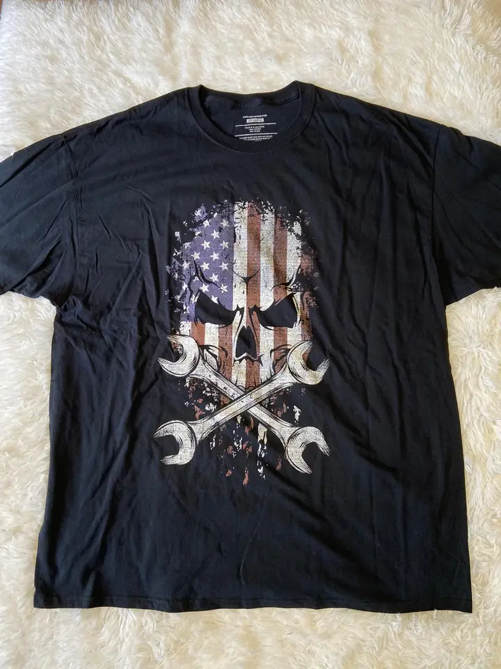Remera negra calavera con bandera eeuu