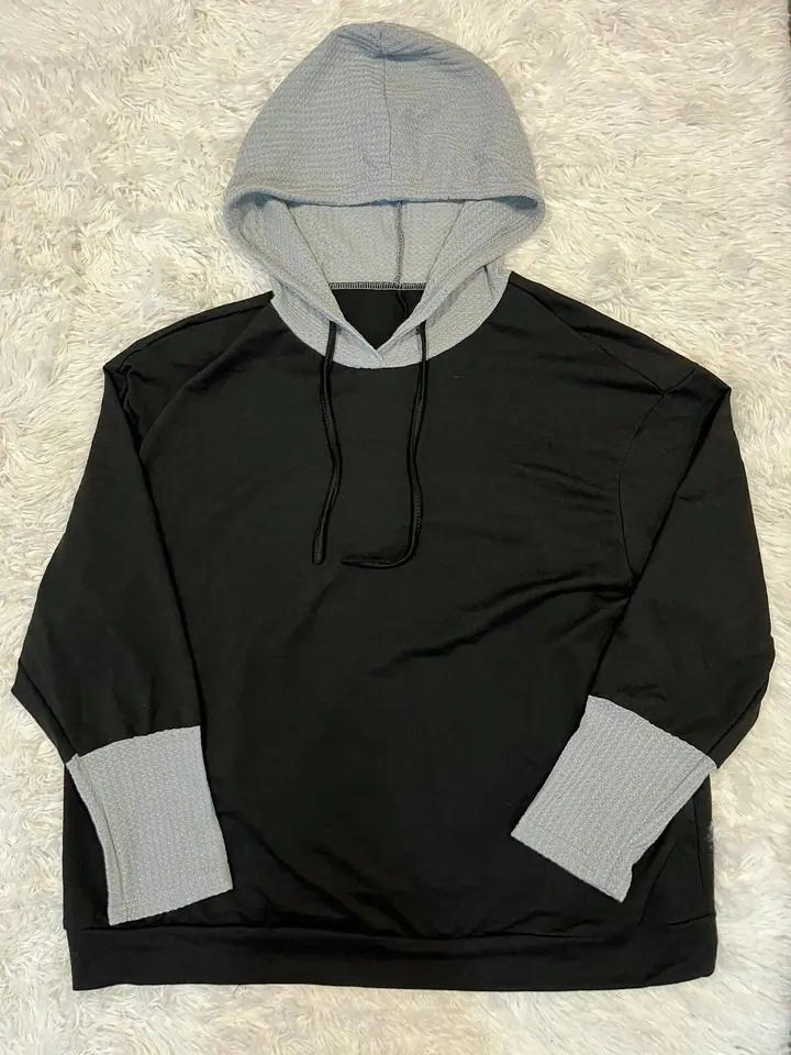 Canguro negro partes en gris waffle fino