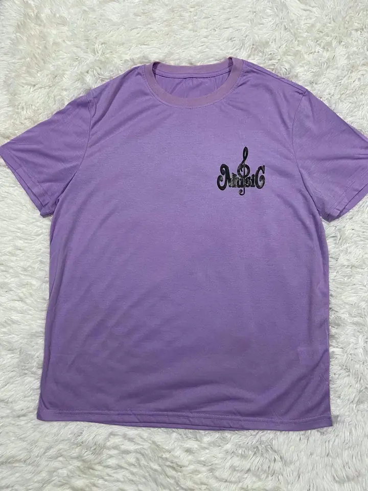 Remera oversize lila music