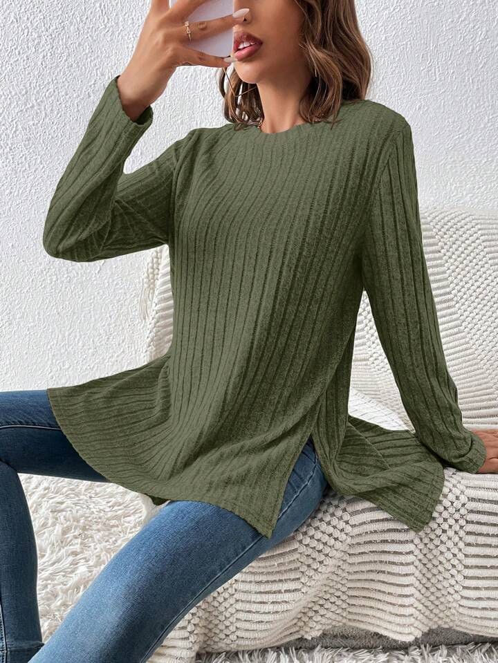 Remera verde canale cortes a los lados