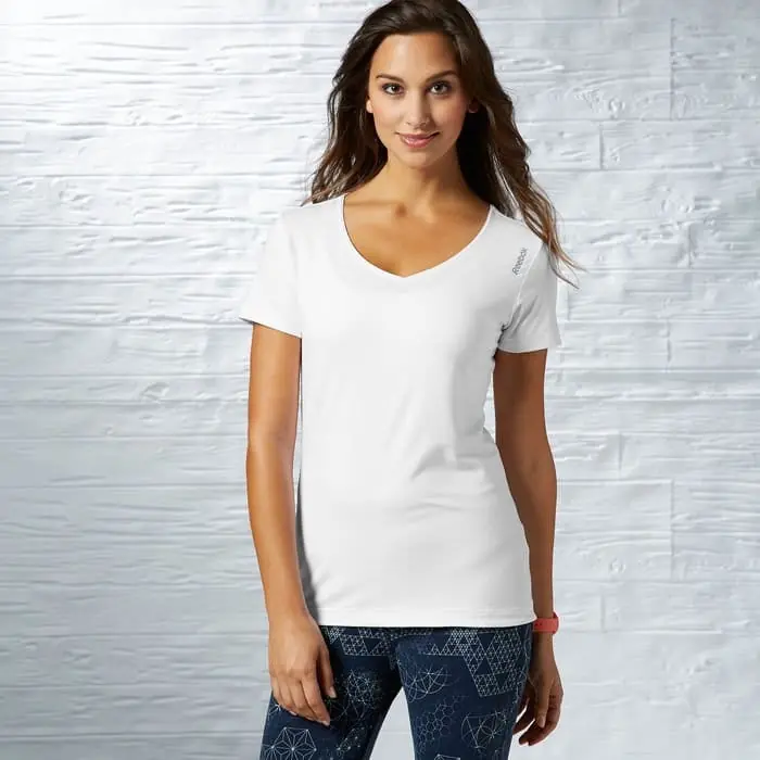 Remera blanca Reebok Cuello en V Z80891