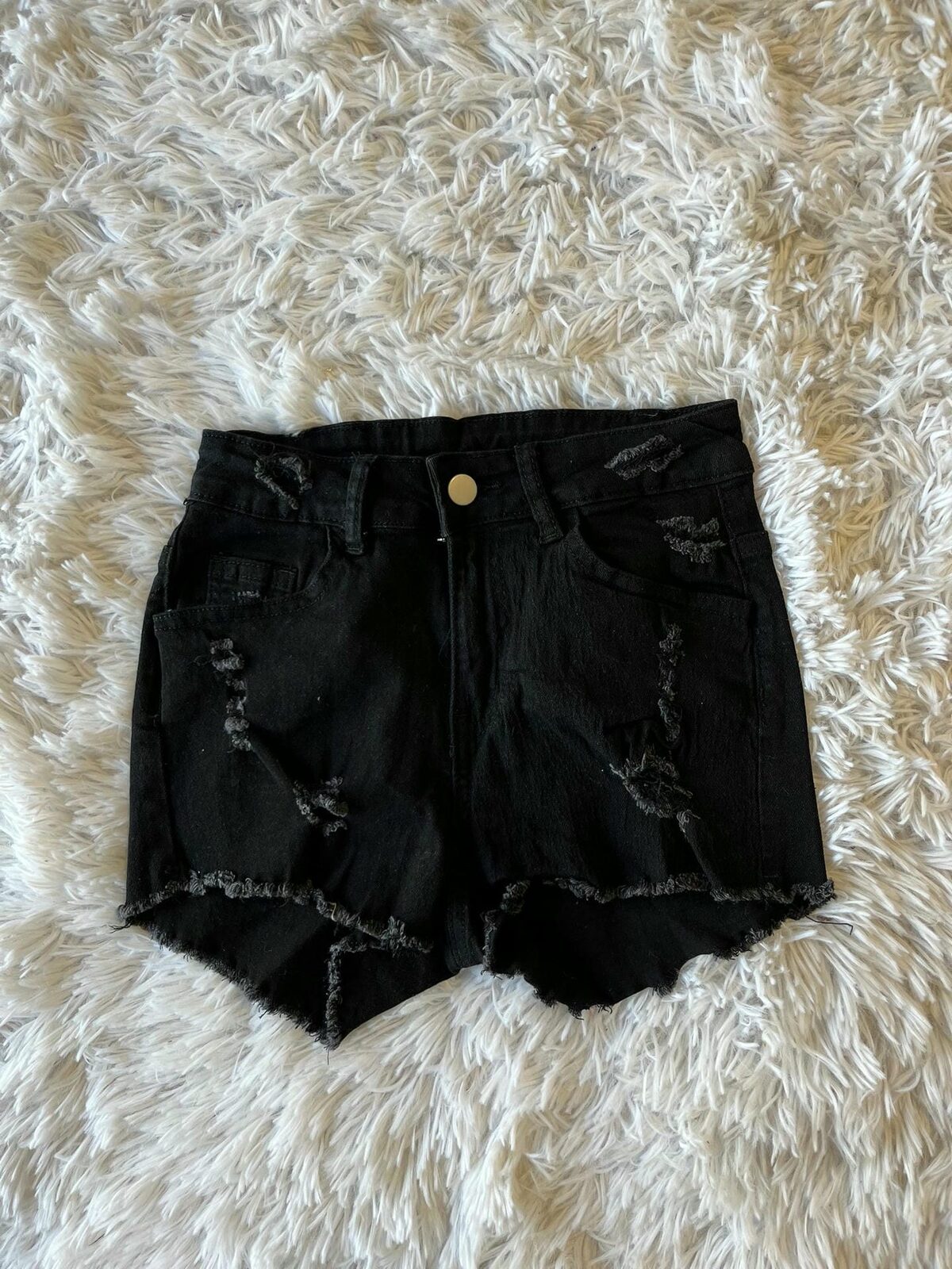 Short negro elastizado con roturas