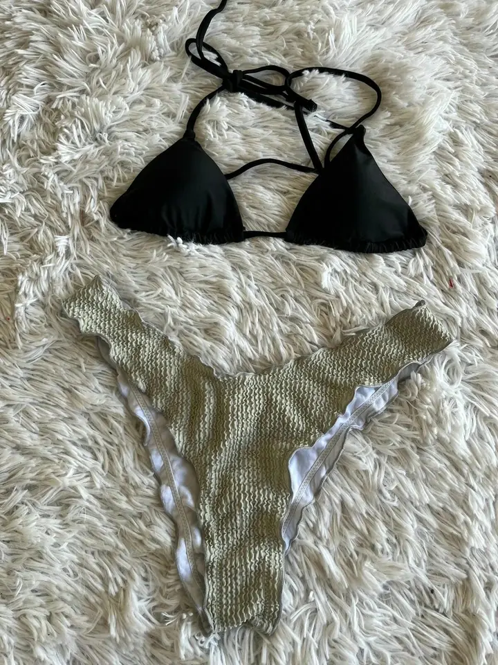 Bikini verde y negra