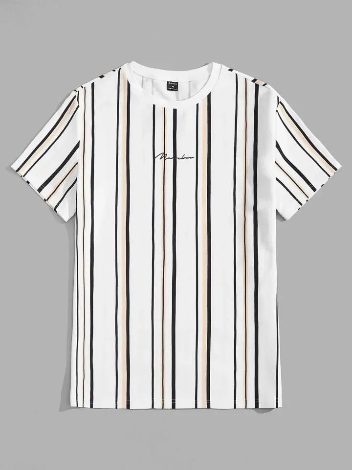 Remera blanca con lineas negras y beige