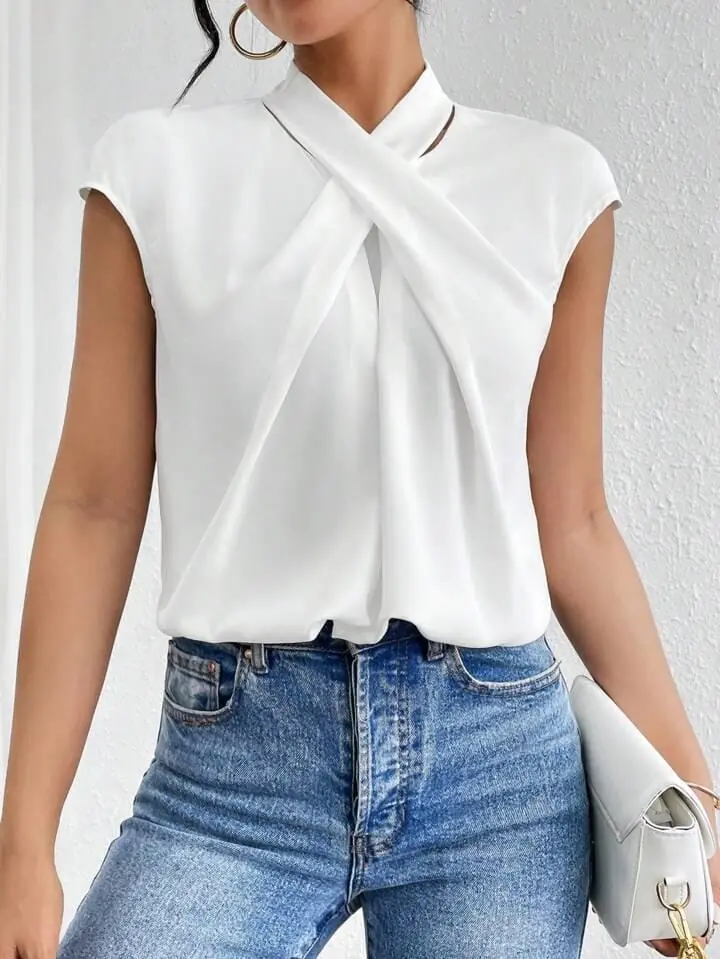 Musculosa blanca cruzada cuello alto