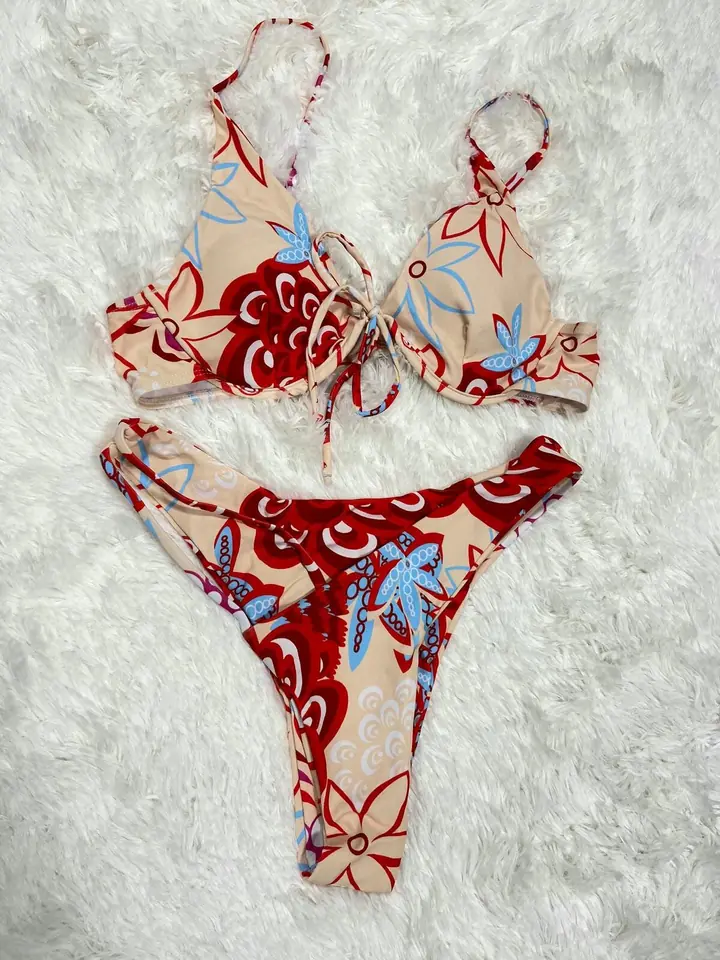 Bikini malla con aro diseño floreado tiro alto