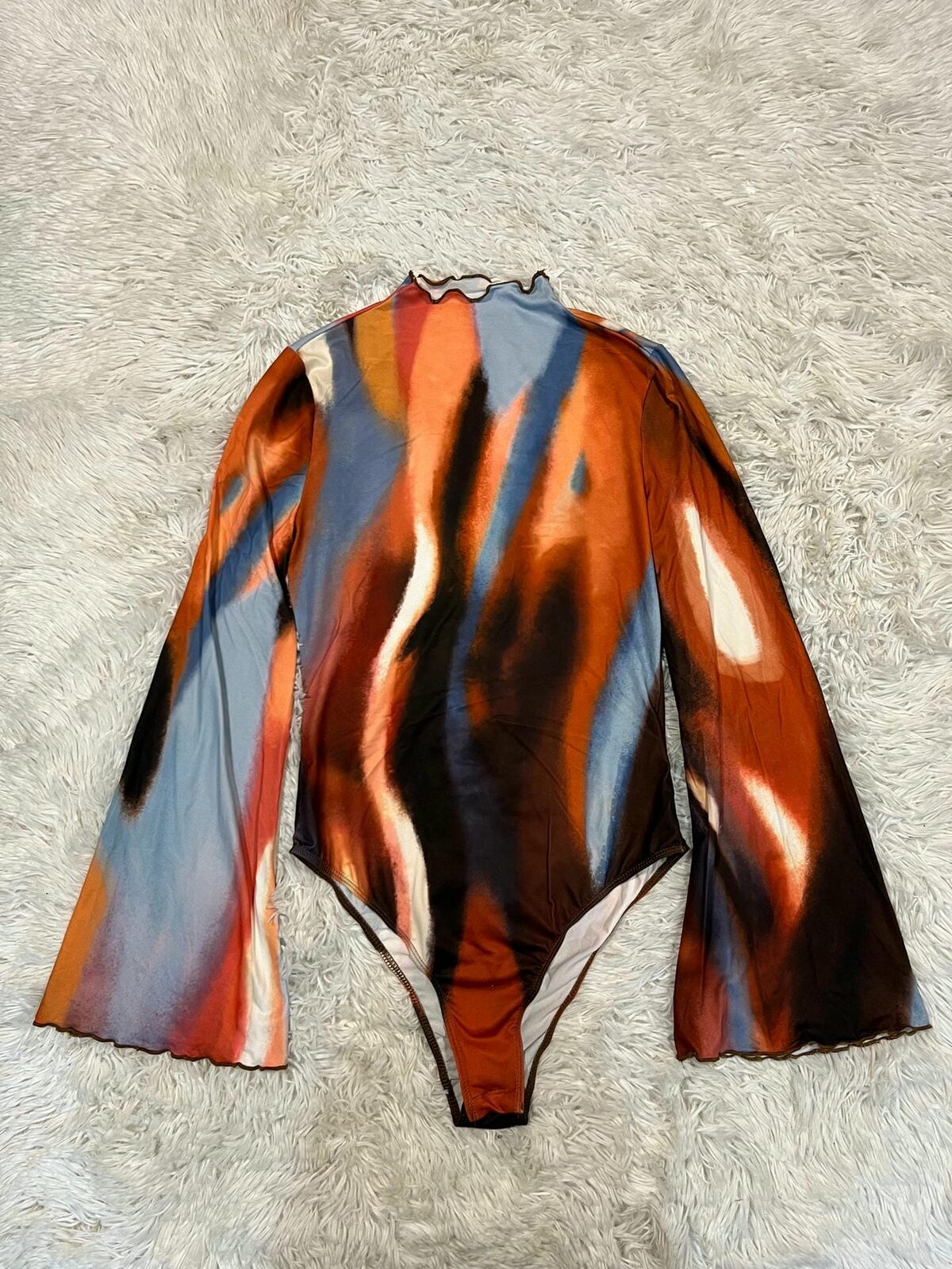 Body de colores calidos mangas acampanadas