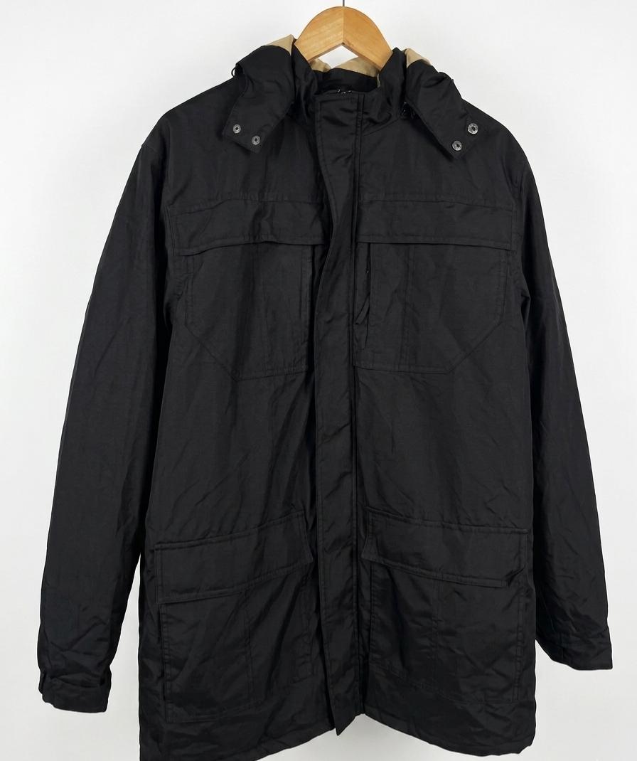 Campera de abrigo negra capucha peluda desmontable