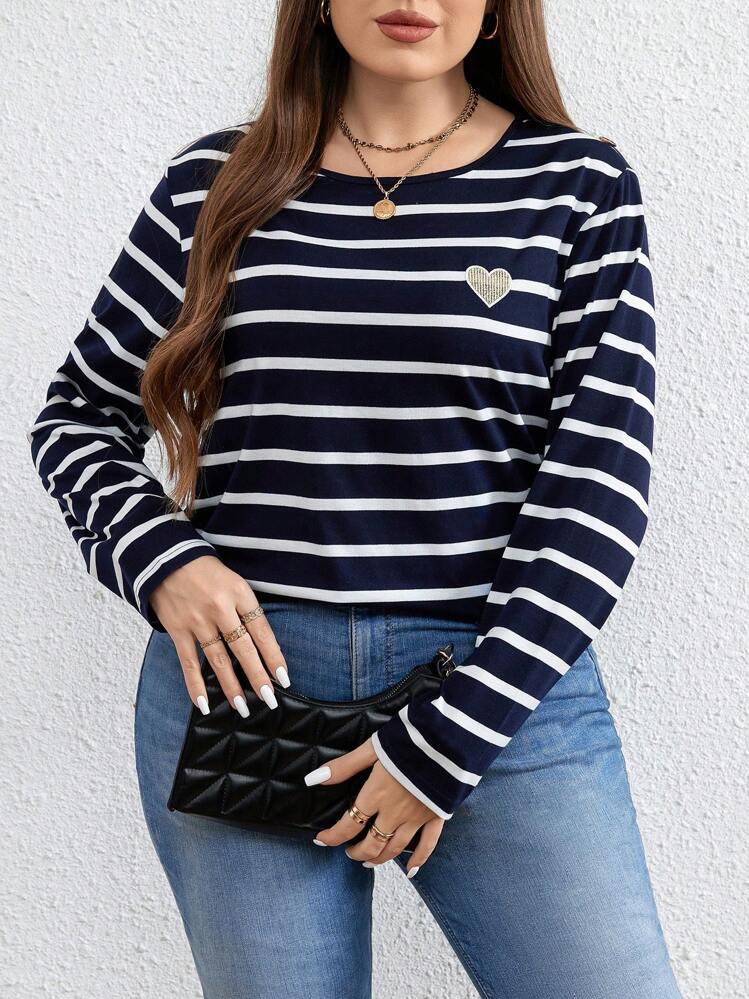 Remera azul rayada con corazón