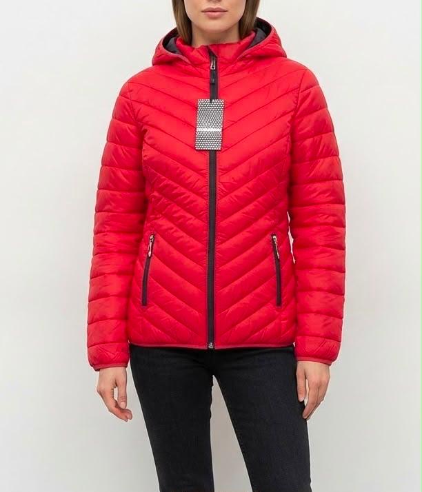 Campera roja inflada