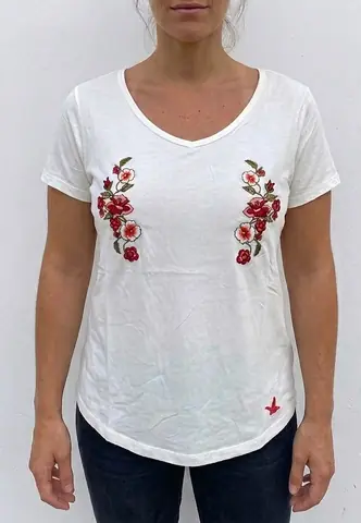 Remera Santa Barbara blanca con flores