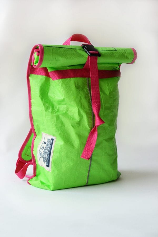 MOCHILA ENANAS DE JARDIN