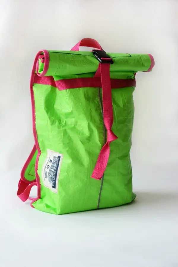 MOCHILA ENANAS DE JARDIN