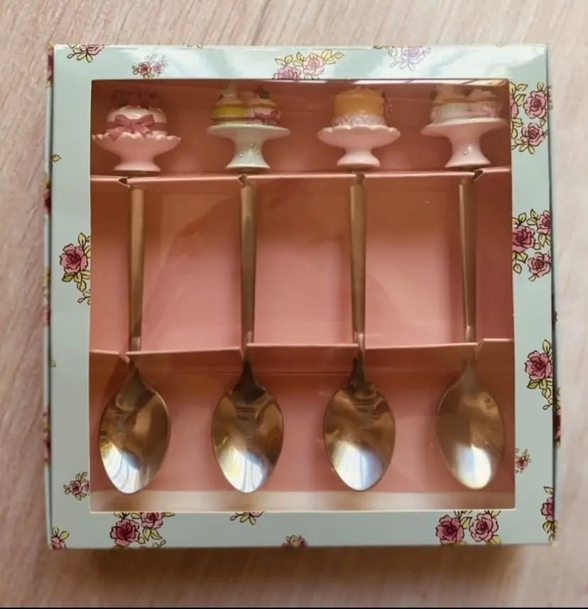 JUEGO DE CUCHARAS CAKE
