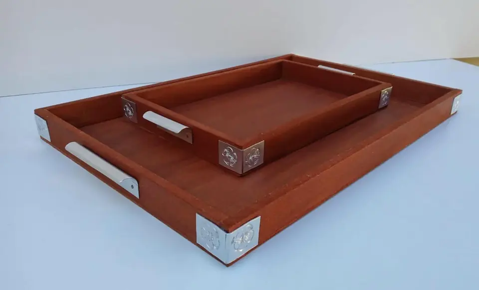 BANDEJA MADERA CON PERFIL METALICO GRANDE COLORES