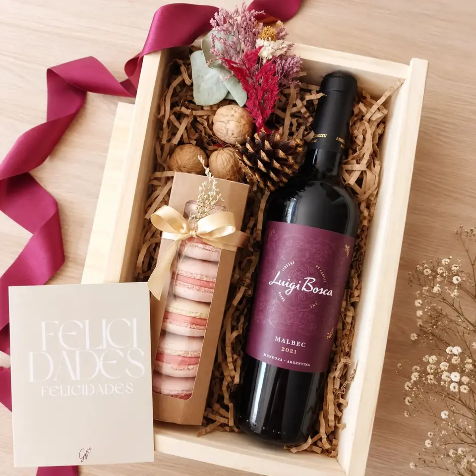 Box Luigi Bosca & Macarons | Malbec & Dulces Artesanales