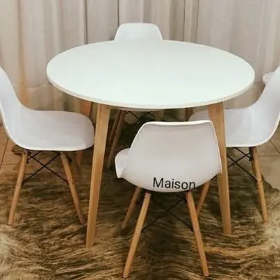 Mesa nordica 90 cm + 4 sillas eames