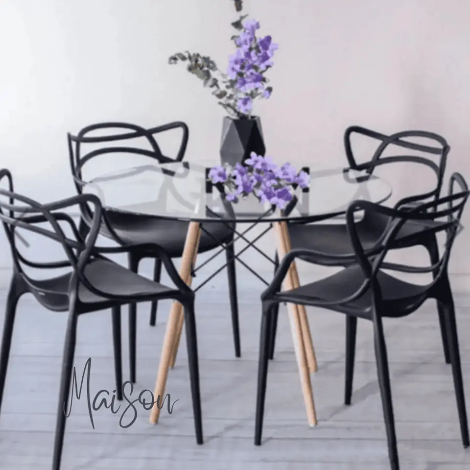 Mesa eames 100 cm de vidrio + 4 sillas master