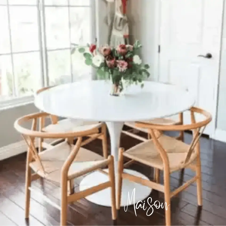 Mesa tulip pie central  100 cm y 4 sillas wishbone
