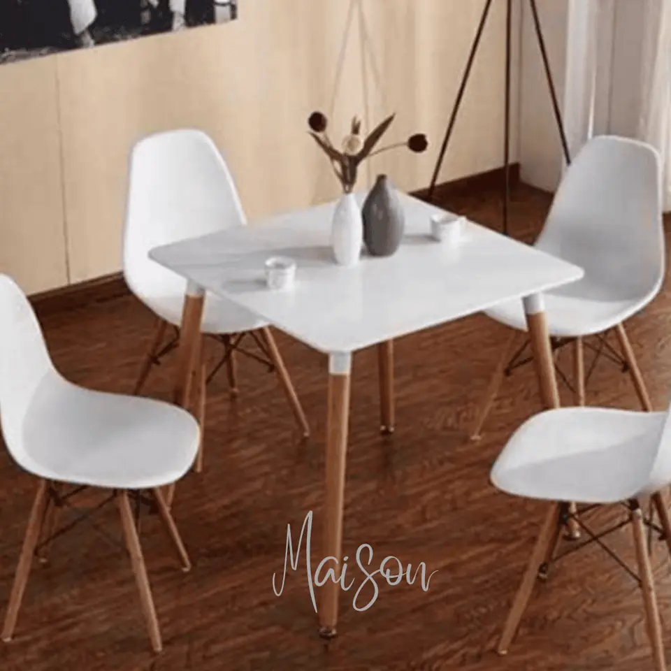 Mesa 70x70 + 4 sillas eames