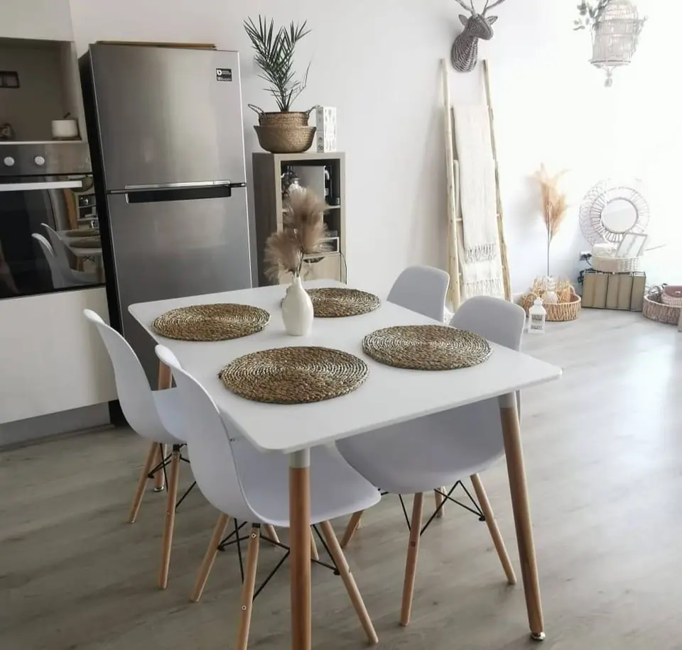 Mesa eames 140x80 +4 sillas eames