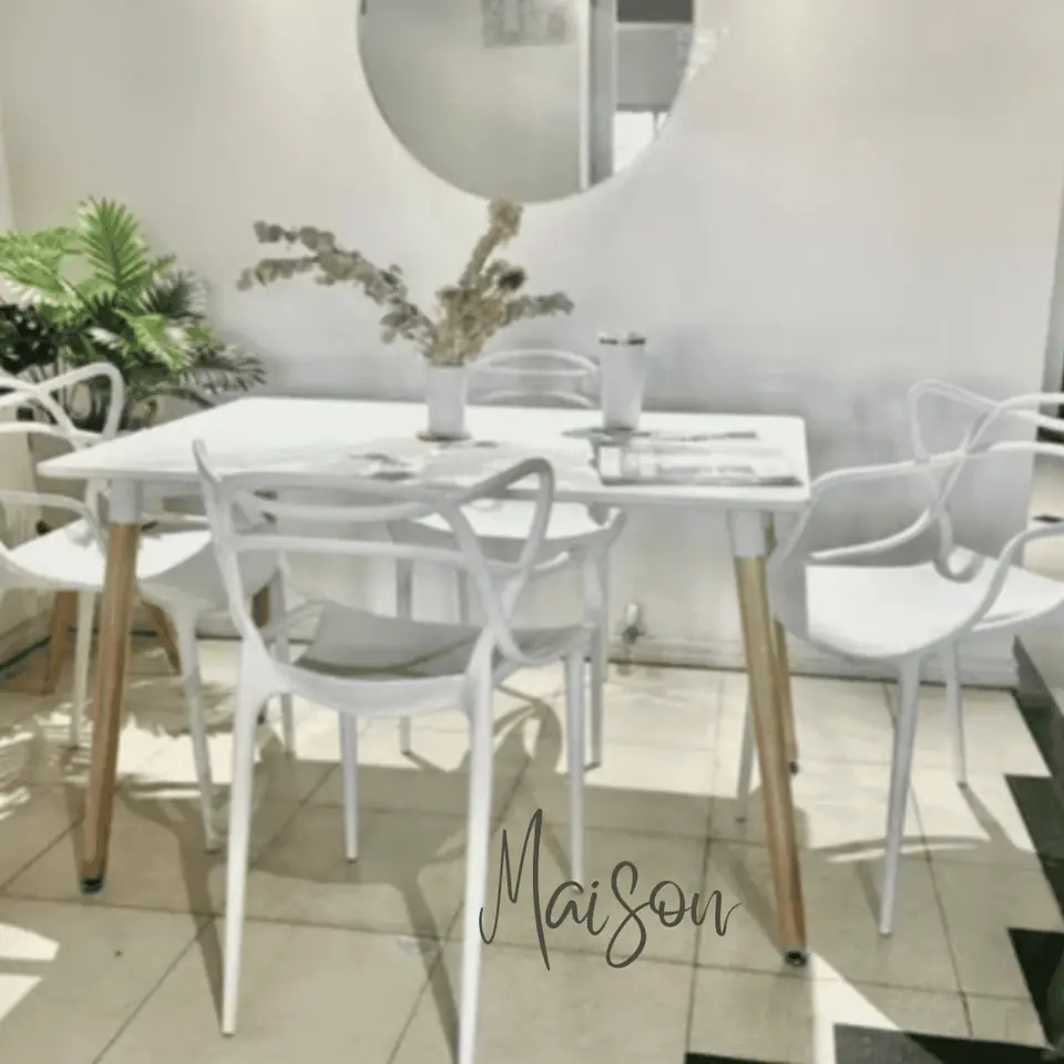 Mesa eames 140x80 + 4 sillas master