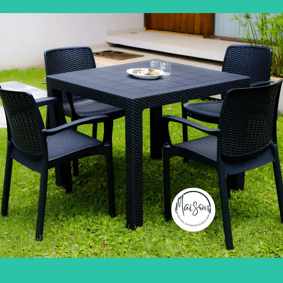 mesa 80x80x75 + 4 sillas con brazos Negro