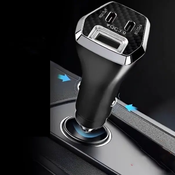 Cargador de Auto para Celular " 3.1 A Salida USB y 2 Tipo C" (Carga Rápida) 12 V - SIN CABLE - 53004
