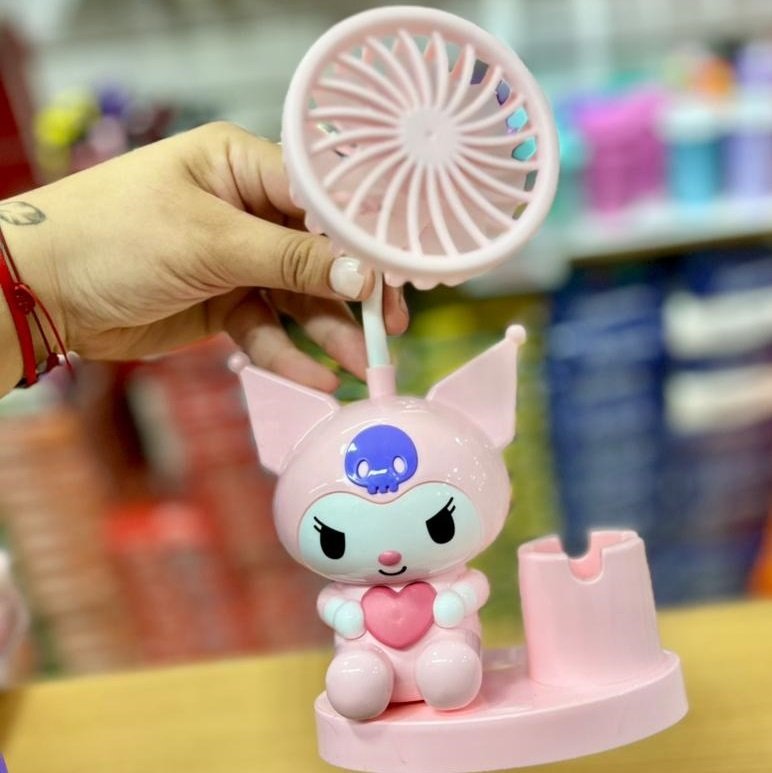 VENTILADOR DE ESCRITORIO * KUROMI ROSA * + SACAPUNTAS + PORTA LAPICES RECARGABLE