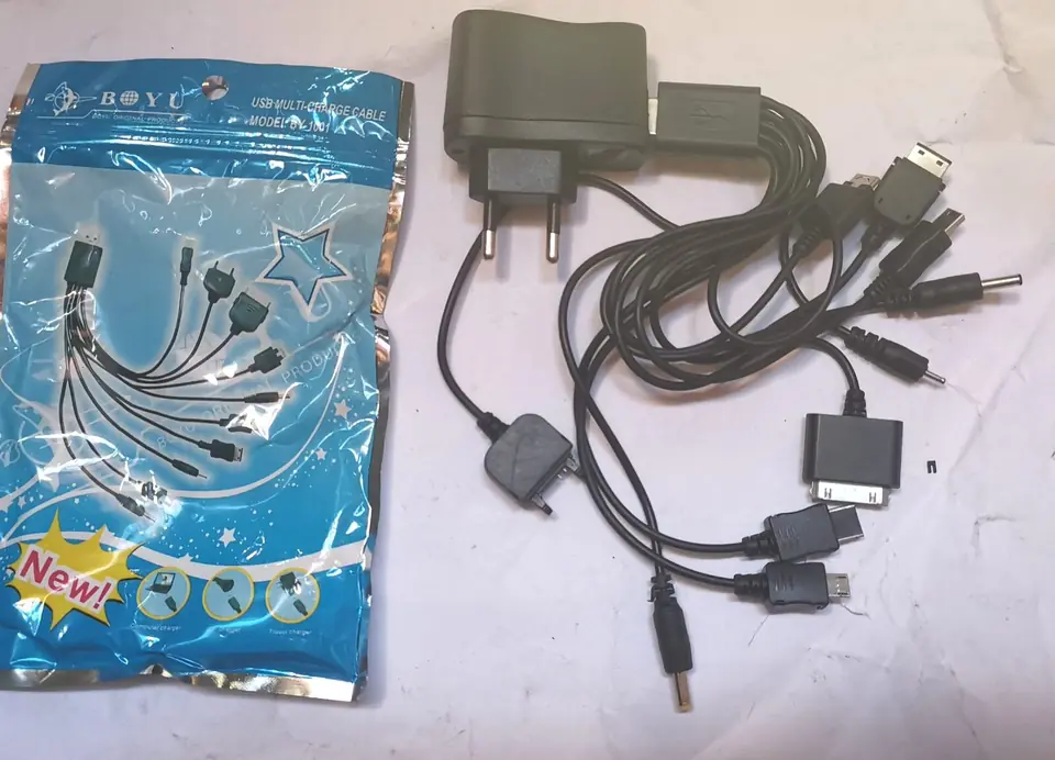 Cargador Universal 10 in 1 BY1001 (U200)